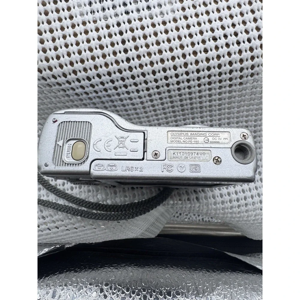 Olympus FE-180 6MP Digital Camera Parts Repair Powers On No Display Untested